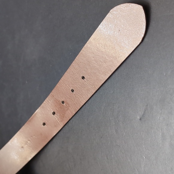 NWT,Levi's Brown/ White Floral Reversible Belt with Metallic Gold Buckle,XL. - Picture 7 of 12